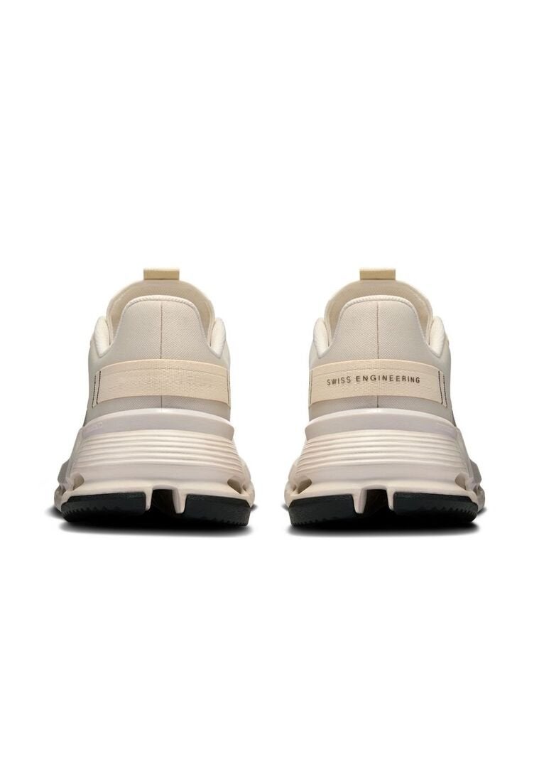 ON أحذية الجري للنساء Cloudnova Form 2 TT - كريمي / عاجي - Image 3